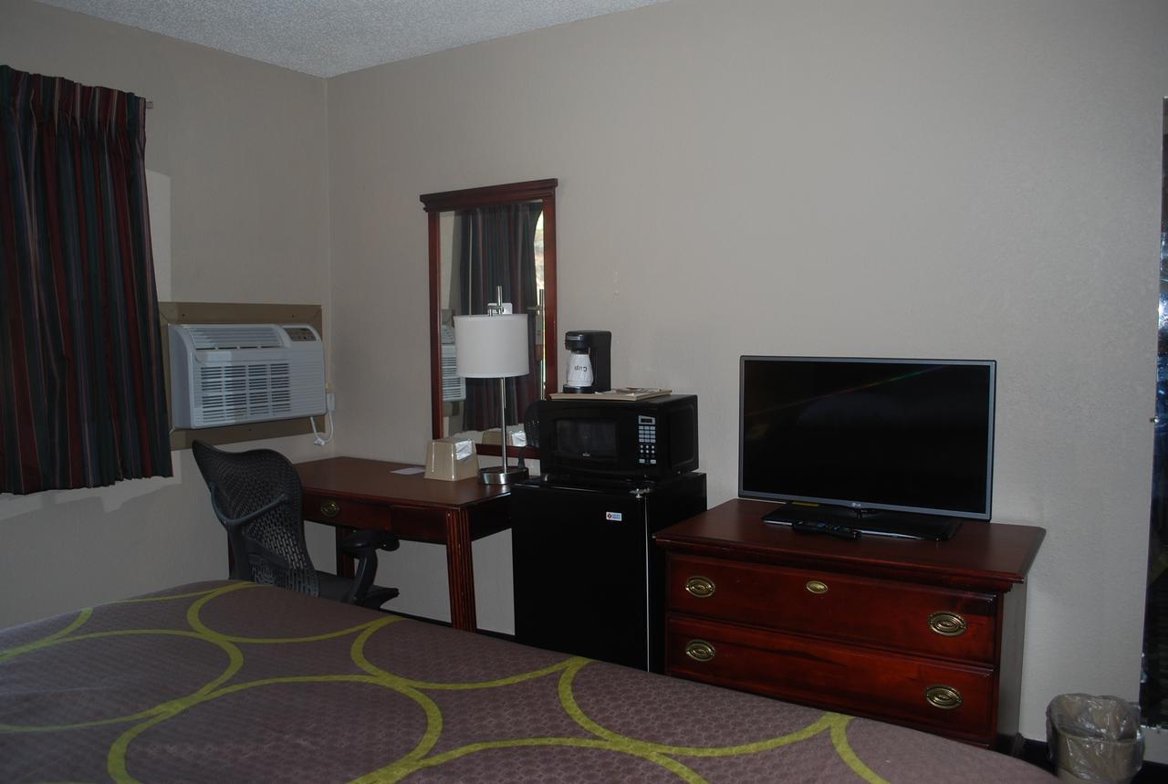Super 8 By Wyndham Warner Robins Motel Kültér fotó